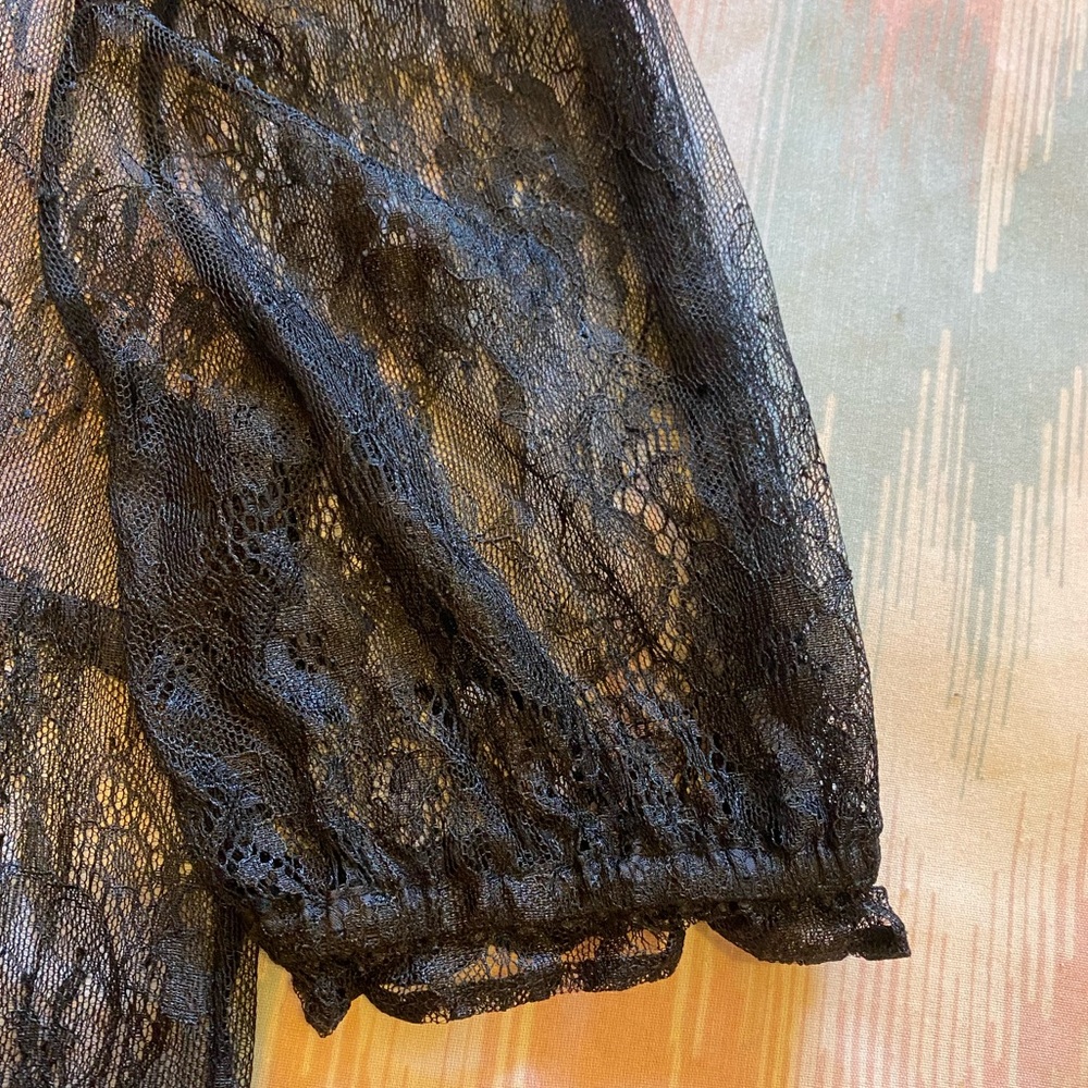 Divided Black Puff Sleeve Floral Lace Top - Picture 4 of 11